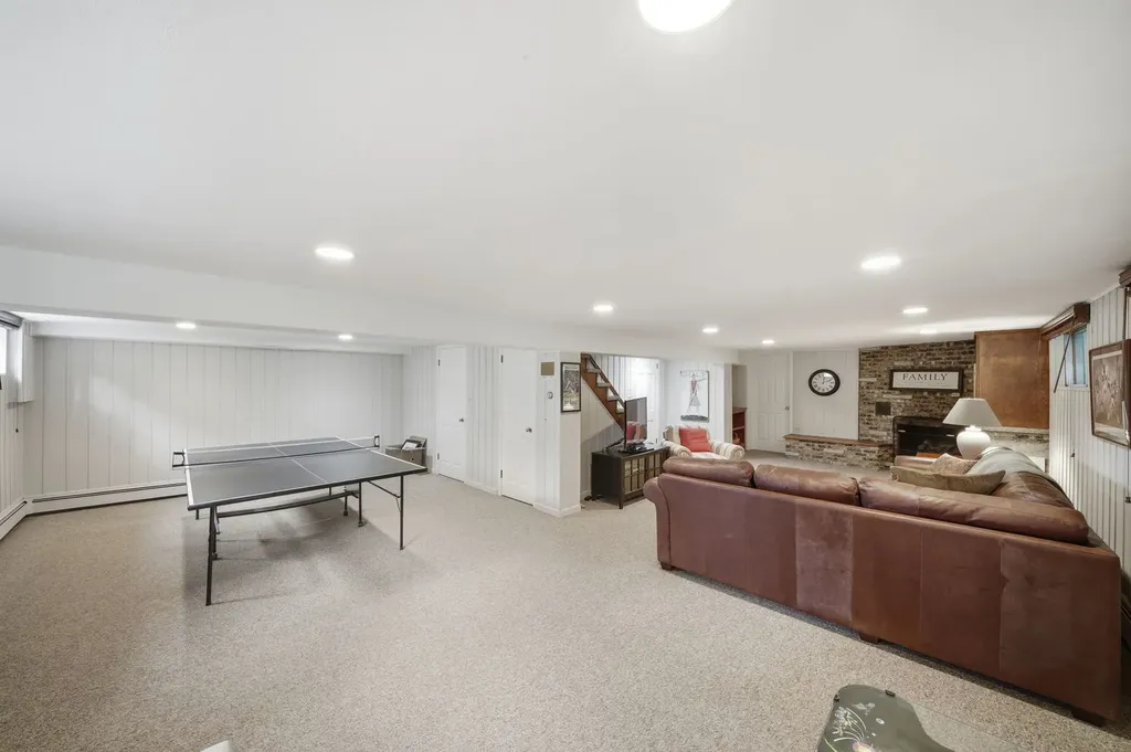 534 East Forest Avenue Wheaton IL 60187