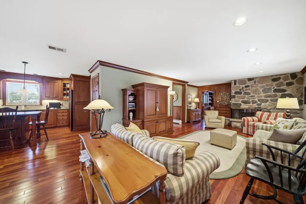 534 East Forest Avenue Wheaton IL 60187