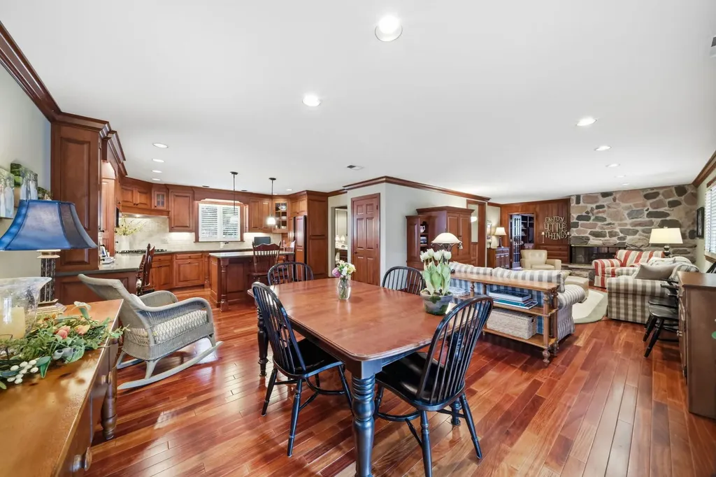 534 East Forest Avenue Wheaton IL 60187