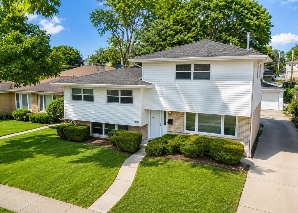 2125 Plainfield Drive Des Plaines IL 60018