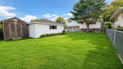 2125 Plainfield Drive Des Plaines IL 60018
