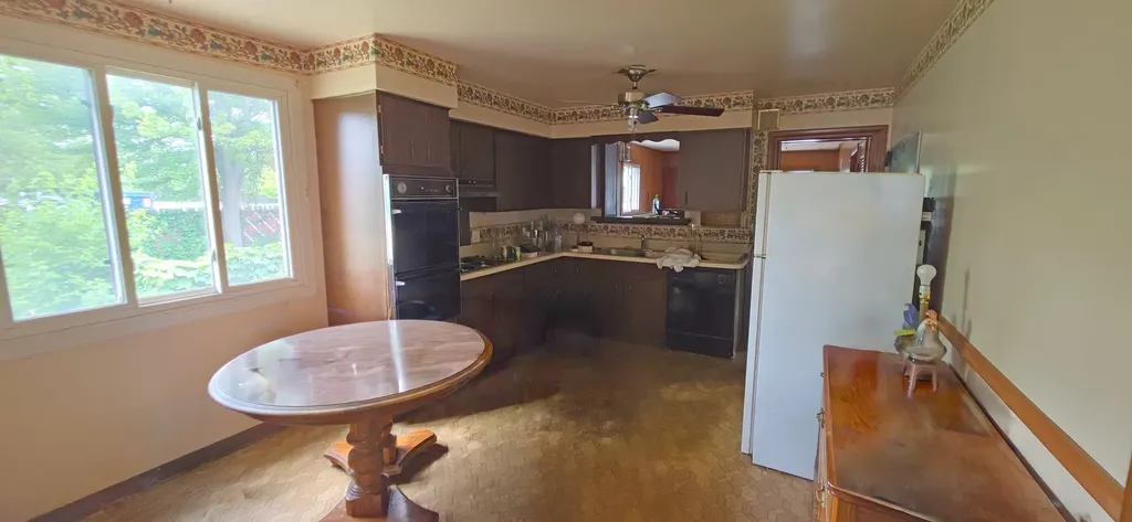 7960 South Kenneth Avenue Chicago IL 60652