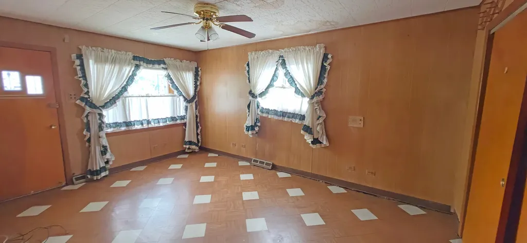 7960 South Kenneth Avenue Chicago IL 60652
