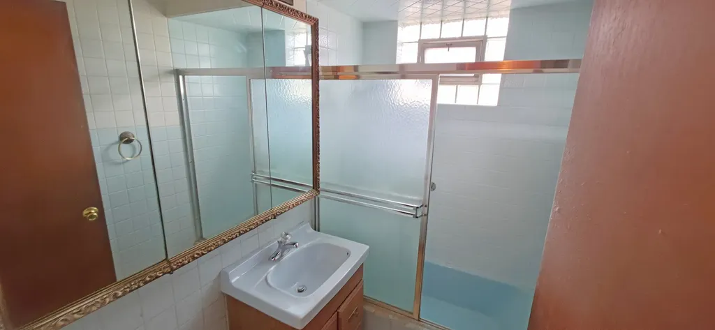 7960 South Kenneth Avenue Chicago IL 60652
