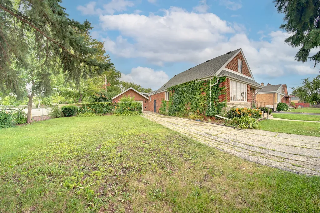 7960 South Kenneth Avenue Chicago IL 60652