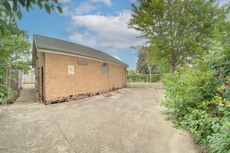 7960 South Kenneth Avenue Chicago IL 60652