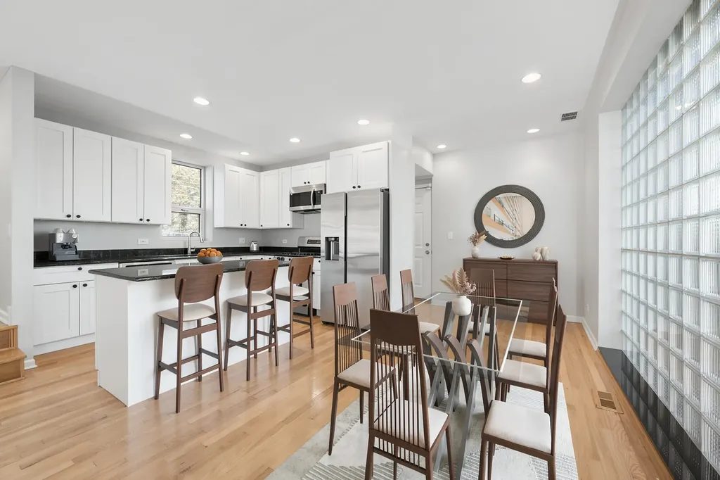 1015 North Hermitage Avenue Chicago IL 60622