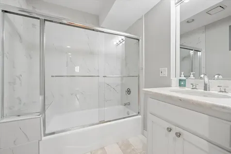 1015 North Hermitage Avenue Chicago IL 60622