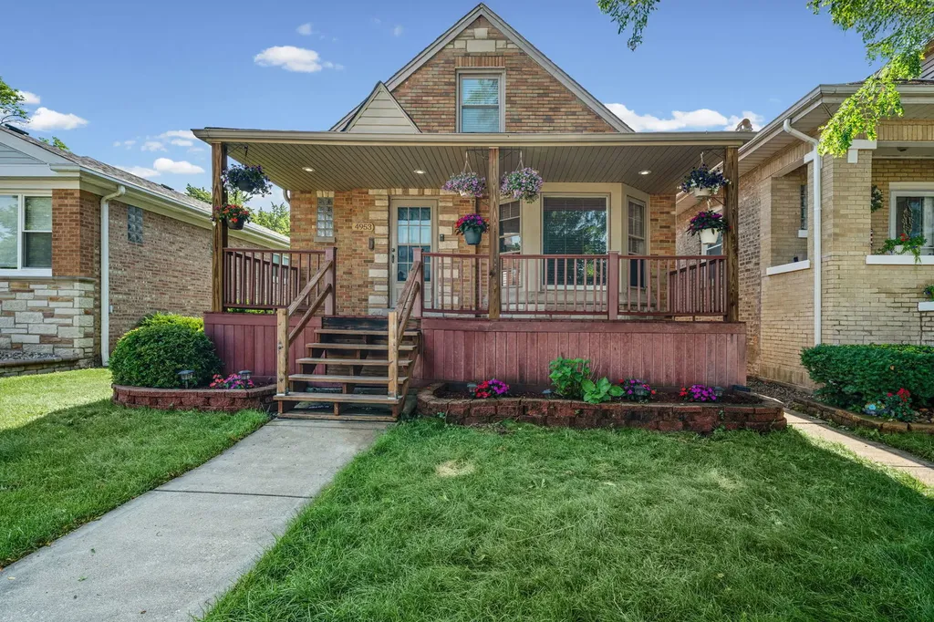 4953 North Meade Avenue Chicago IL 60630