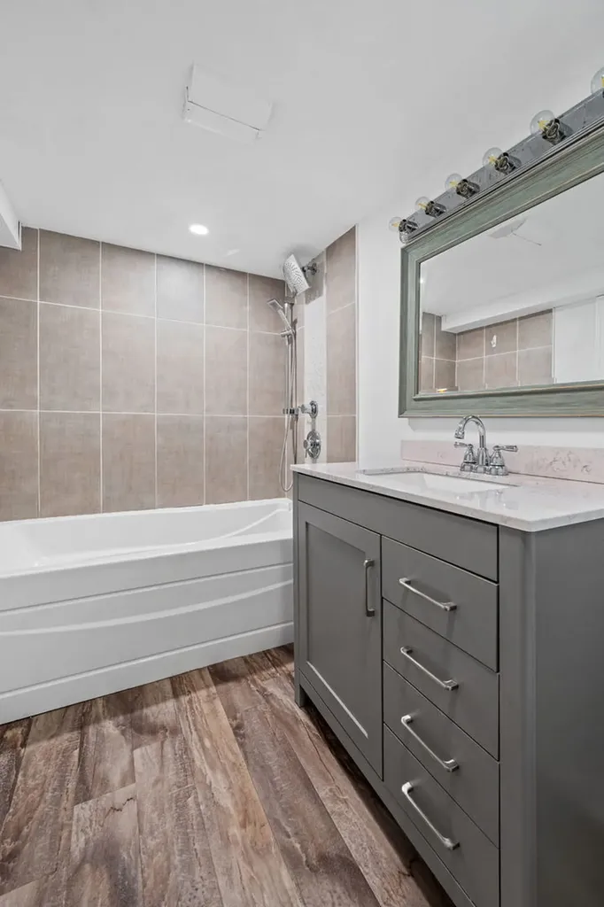 4953 North Meade Avenue Chicago IL 60630
