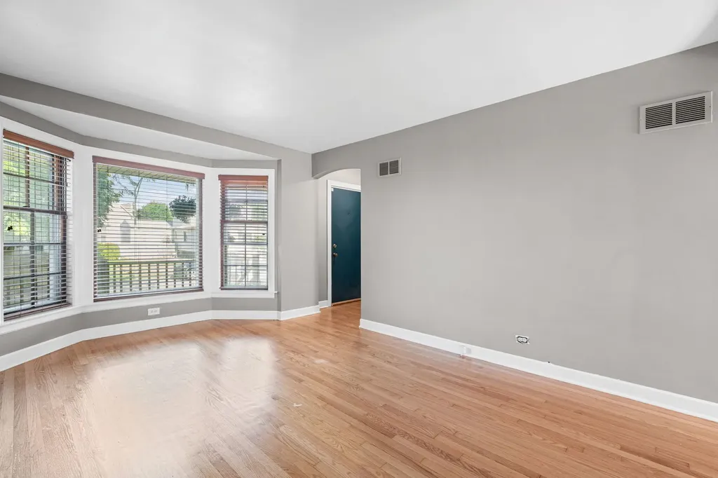 4953 North Meade Avenue Chicago IL 60630