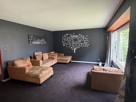 834 West Strieff Lane Glenwood IL 60425