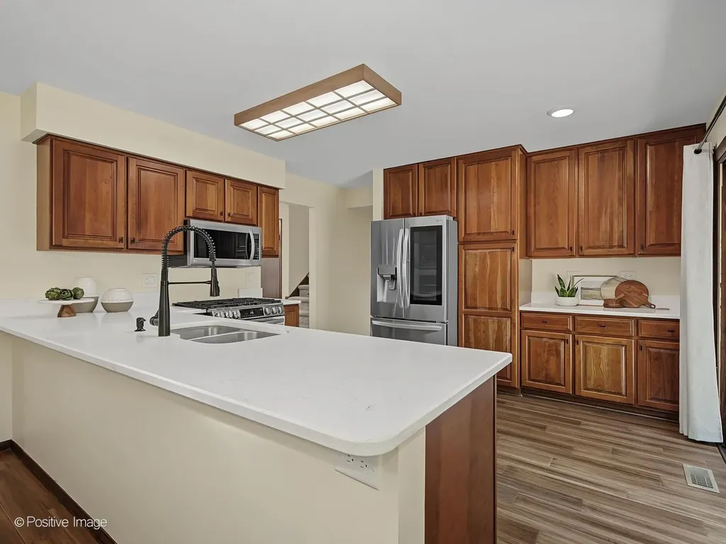 800 Marston Avenue NE Glen Ellyn IL 60137