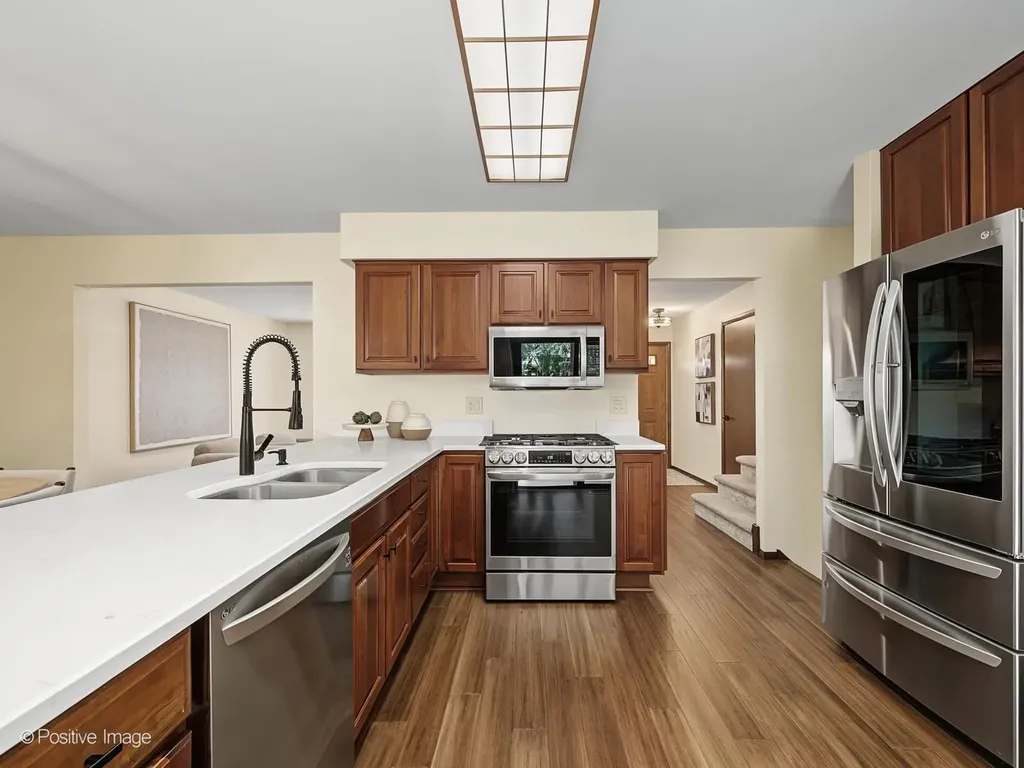 800 Marston Avenue NE Glen Ellyn IL 60137