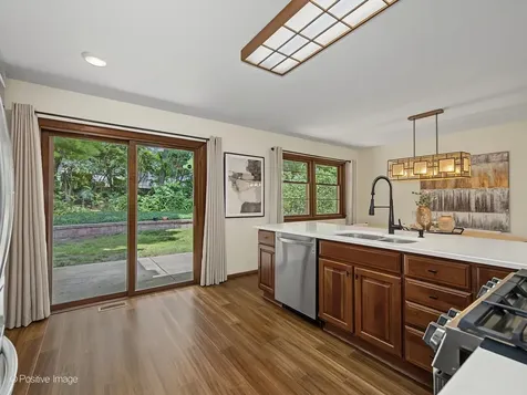 800 Marston Avenue NE Glen Ellyn IL 60137
