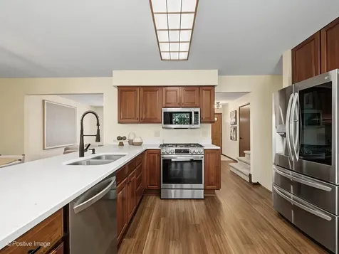 800 Marston Avenue NE Glen Ellyn IL 60137