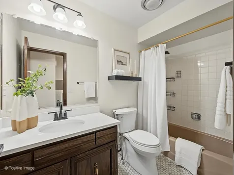 800 Marston Avenue NE Glen Ellyn IL 60137