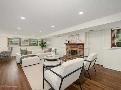 800 Marston Avenue NE Glen Ellyn IL 60137