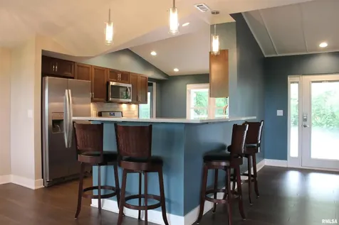 4640 5TH Avenue Moline IL 61265