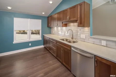 4640 5TH Avenue Moline IL 61265