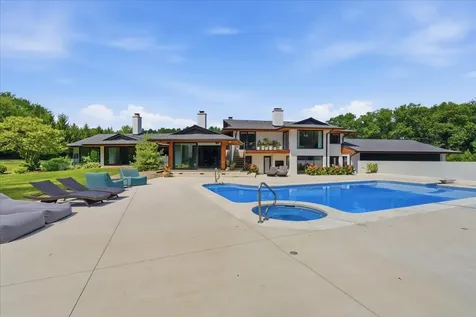 215 Woodhaven Lane Barrington IL 60010