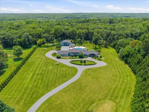 215 Woodhaven Lane Barrington IL 60010
