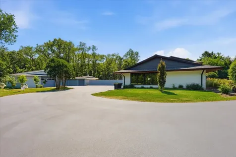 215 Woodhaven Lane Barrington IL 60010