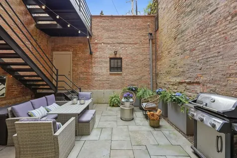 22 East Division Street Chicago IL 60610