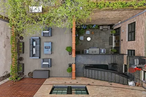 22 East Division Street Chicago IL 60610