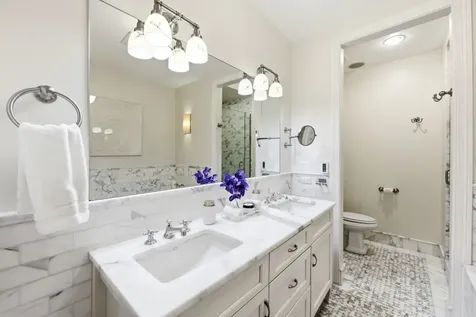 22 East Division Street Chicago IL 60610