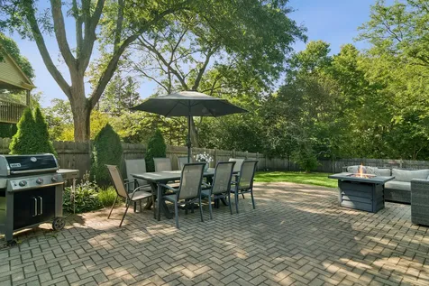 634 Raintree Road Buffalo Grove IL 60089