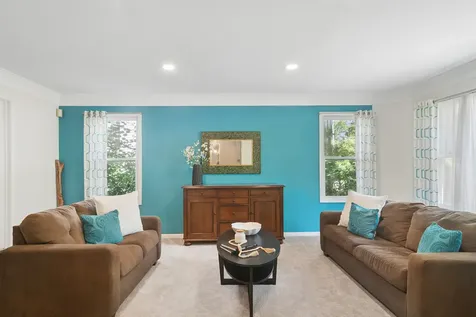 634 Raintree Road Buffalo Grove IL 60089