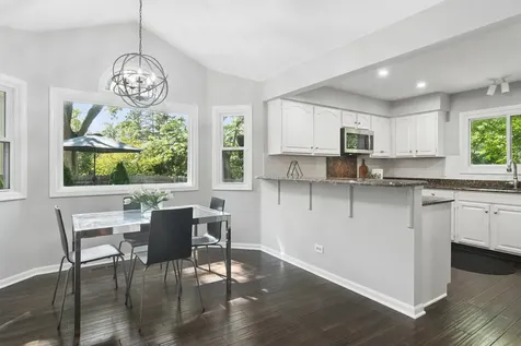 634 Raintree Road Buffalo Grove IL 60089