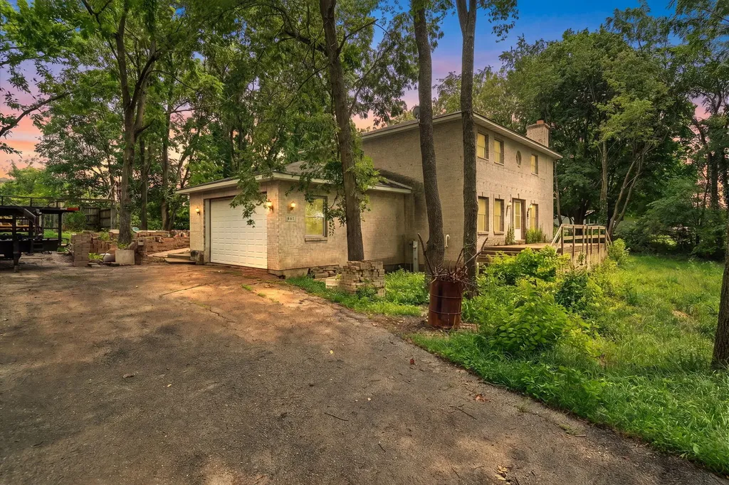 661 South Red Oak Lane Chana IL 61015