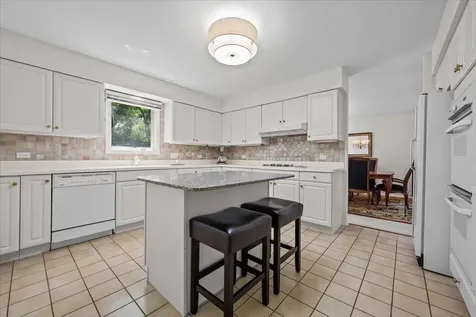 542 Wayland Avenue Kenilworth IL 60043