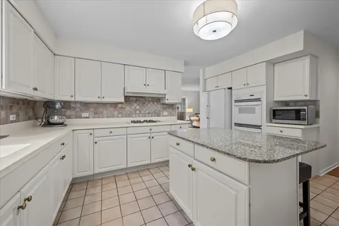 542 Wayland Avenue Kenilworth IL 60043