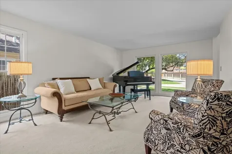 542 Wayland Avenue Kenilworth IL 60043