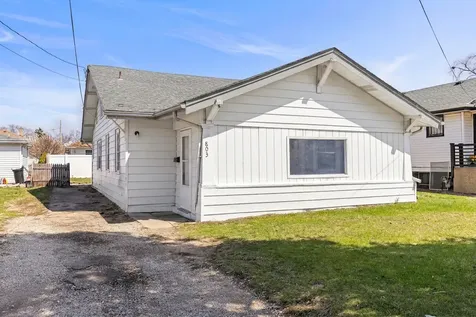 803 1ST Avenue Joliet IL 60433