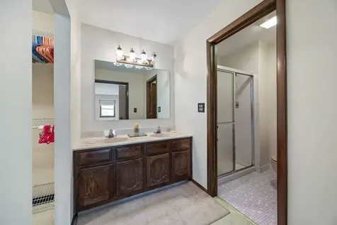 2218 North Williamsburg Street Arlington Heights IL 60004