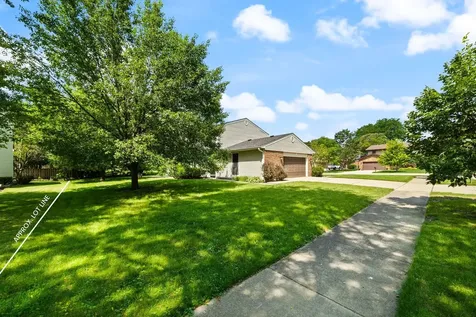 2218 North Williamsburg Street Arlington Heights IL 60004