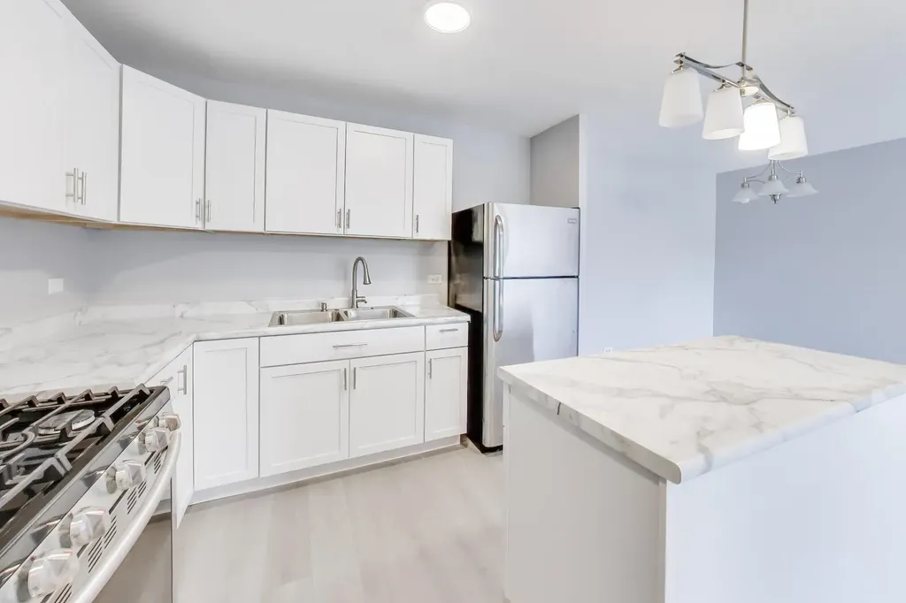 7854 South South Shore Drive Chicago IL 60649