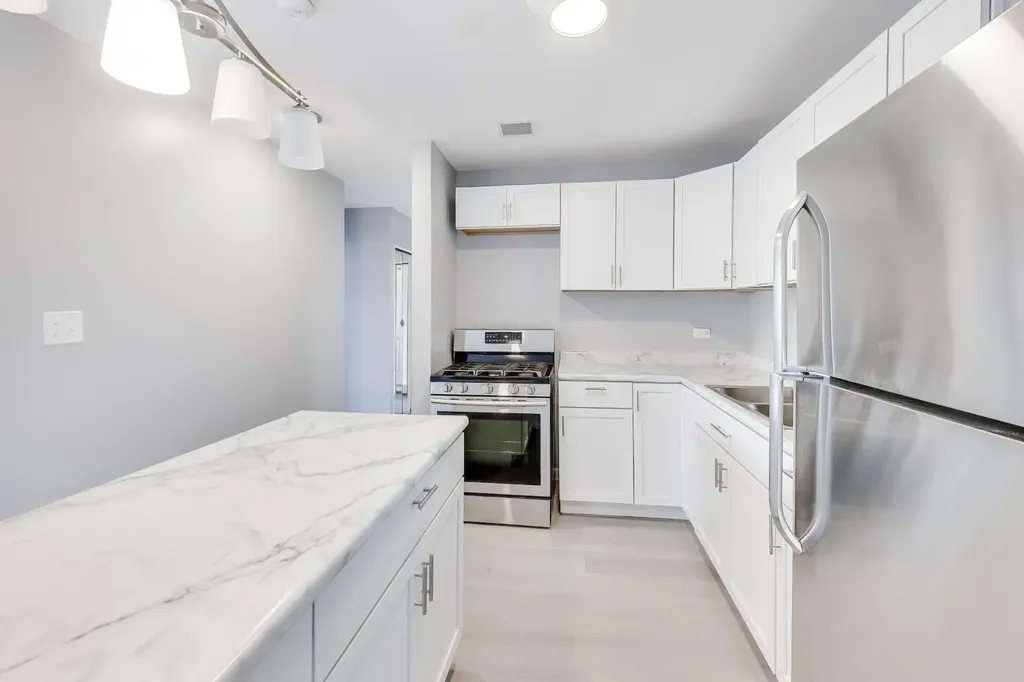 7854 South South Shore Drive Chicago IL 60649