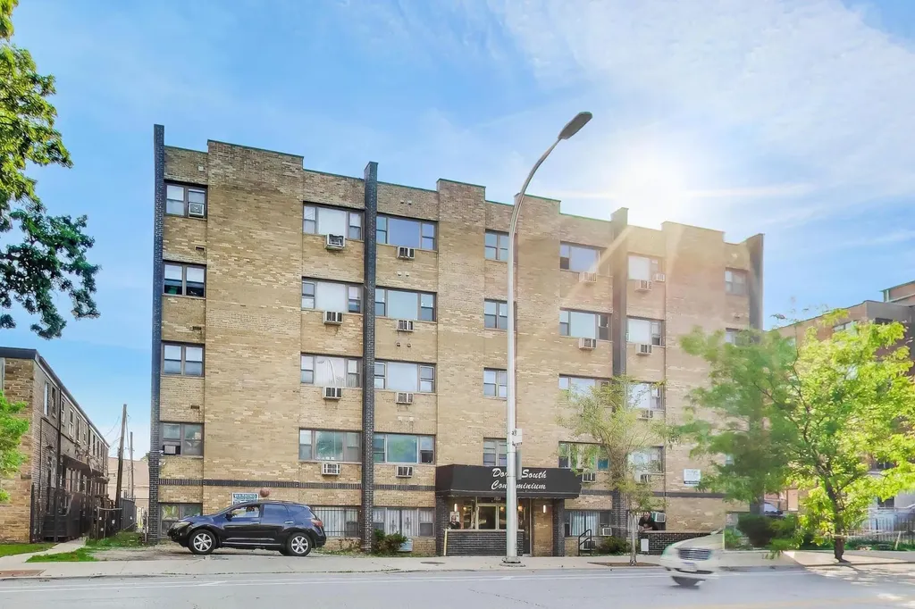 7854 South South Shore Drive Chicago IL 60649