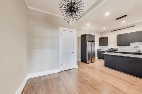 1429 West Grand Avenue Chicago IL 60642