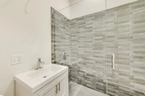 1429 West Grand Avenue Chicago IL 60642