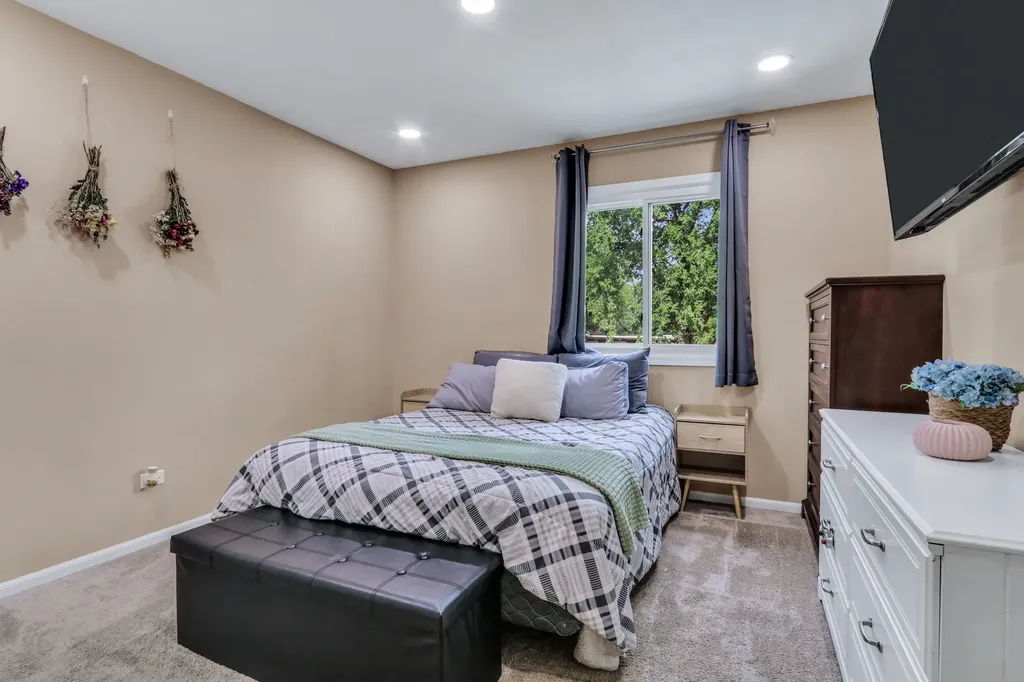 492 Donin Drive Antioch IL 60002