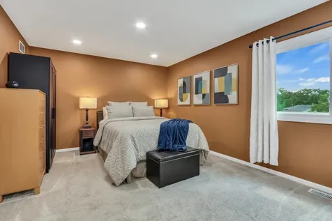 492 Donin Drive Antioch IL 60002