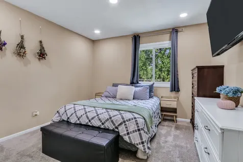 492 Donin Drive Antioch IL 60002