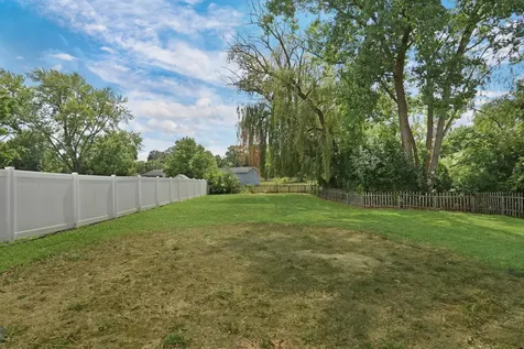 492 Donin Drive Antioch IL 60002