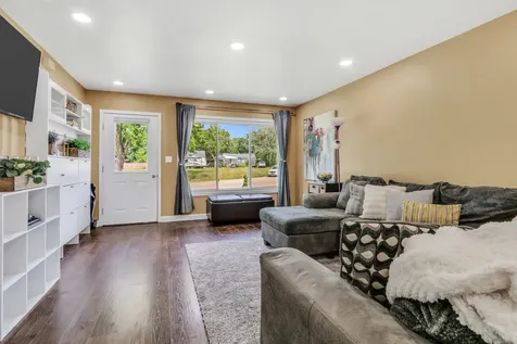 492 Donin Drive Antioch IL 60002